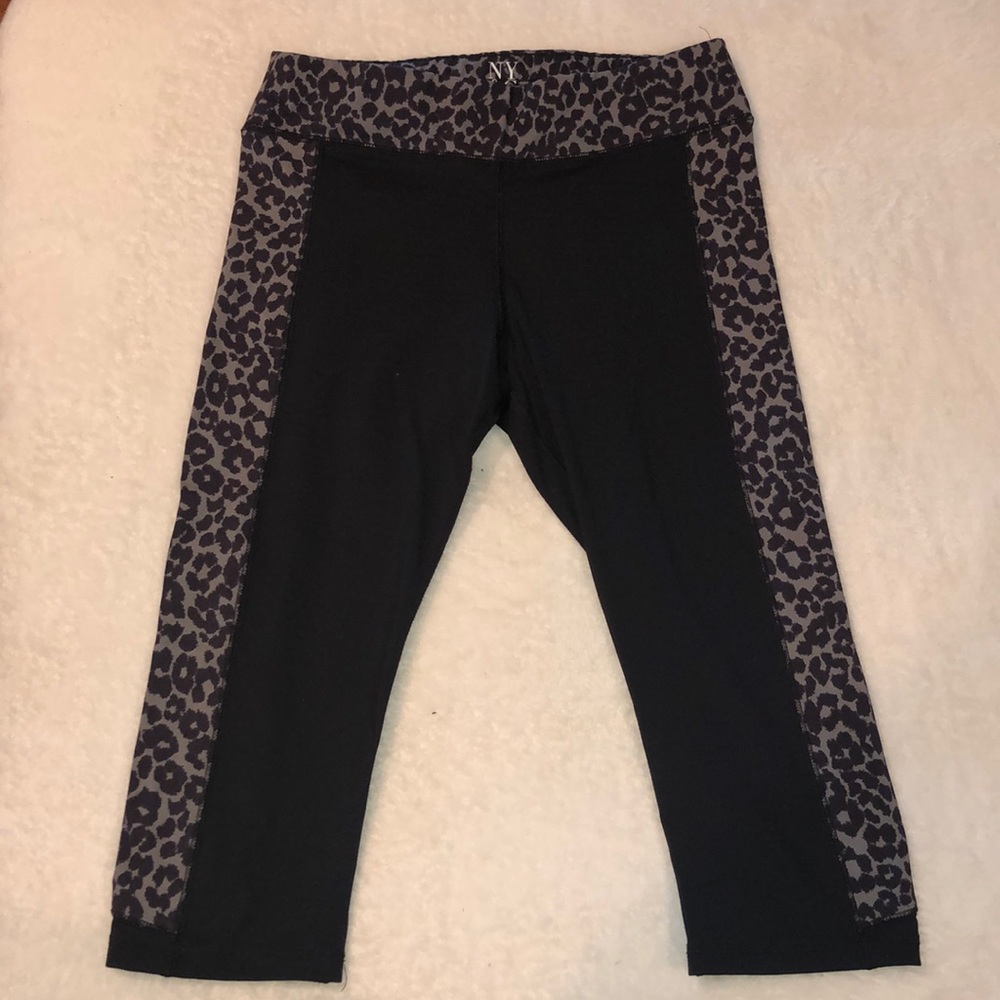 black& leopard print cropped yoga leggings